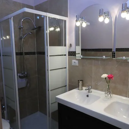 Prázdninový dům Flores 4 *